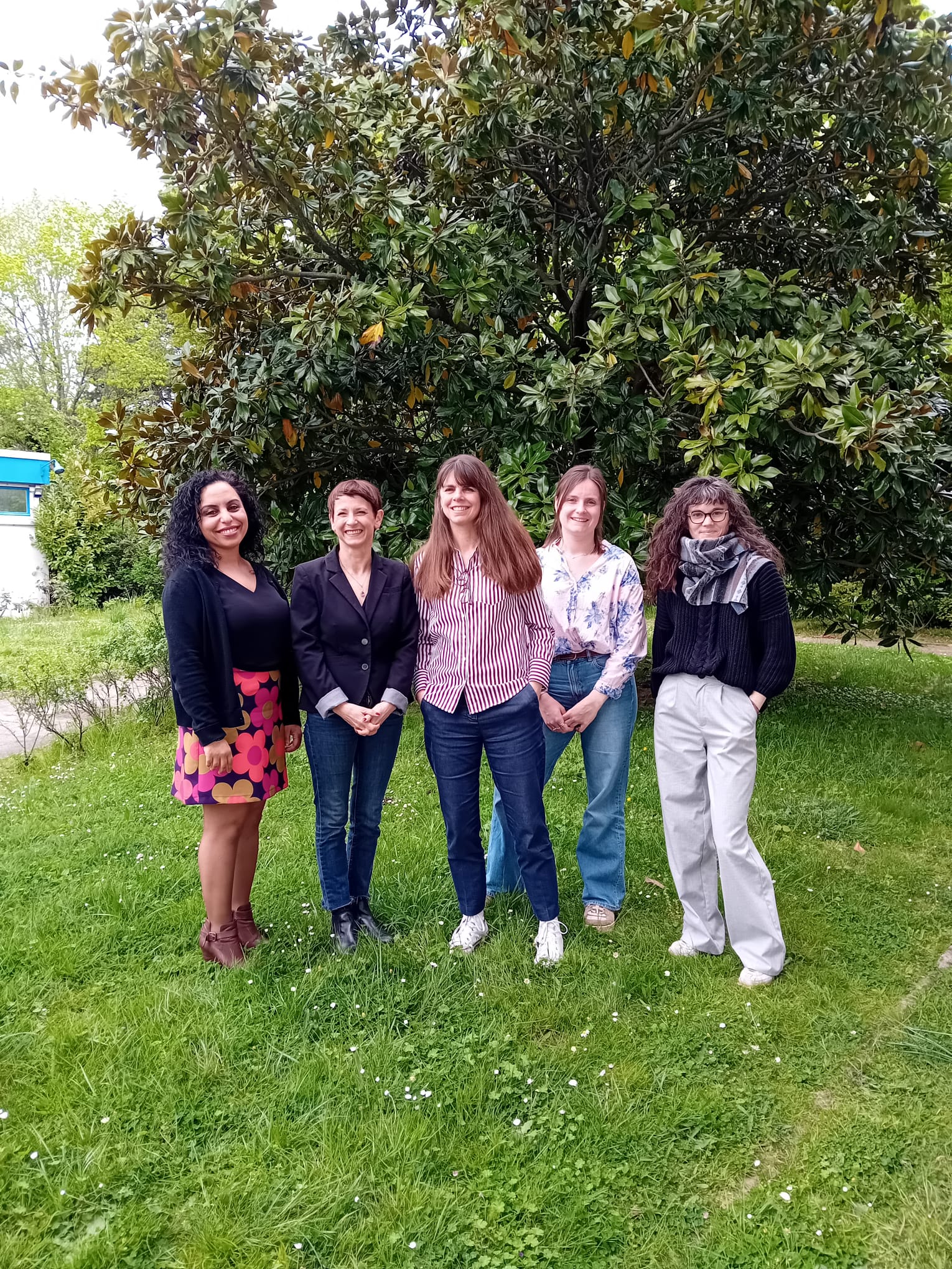 Emilie Bourgouin, directrice de Souffleurs de sens (Groupe SOS)  Coline Ardouin, coordinatrice du Pôle Art et Handicap 75  Alice Lebar, coordinatrice du service Souffleurs d’image, Zineb Rachedi et Murielle Mauguin