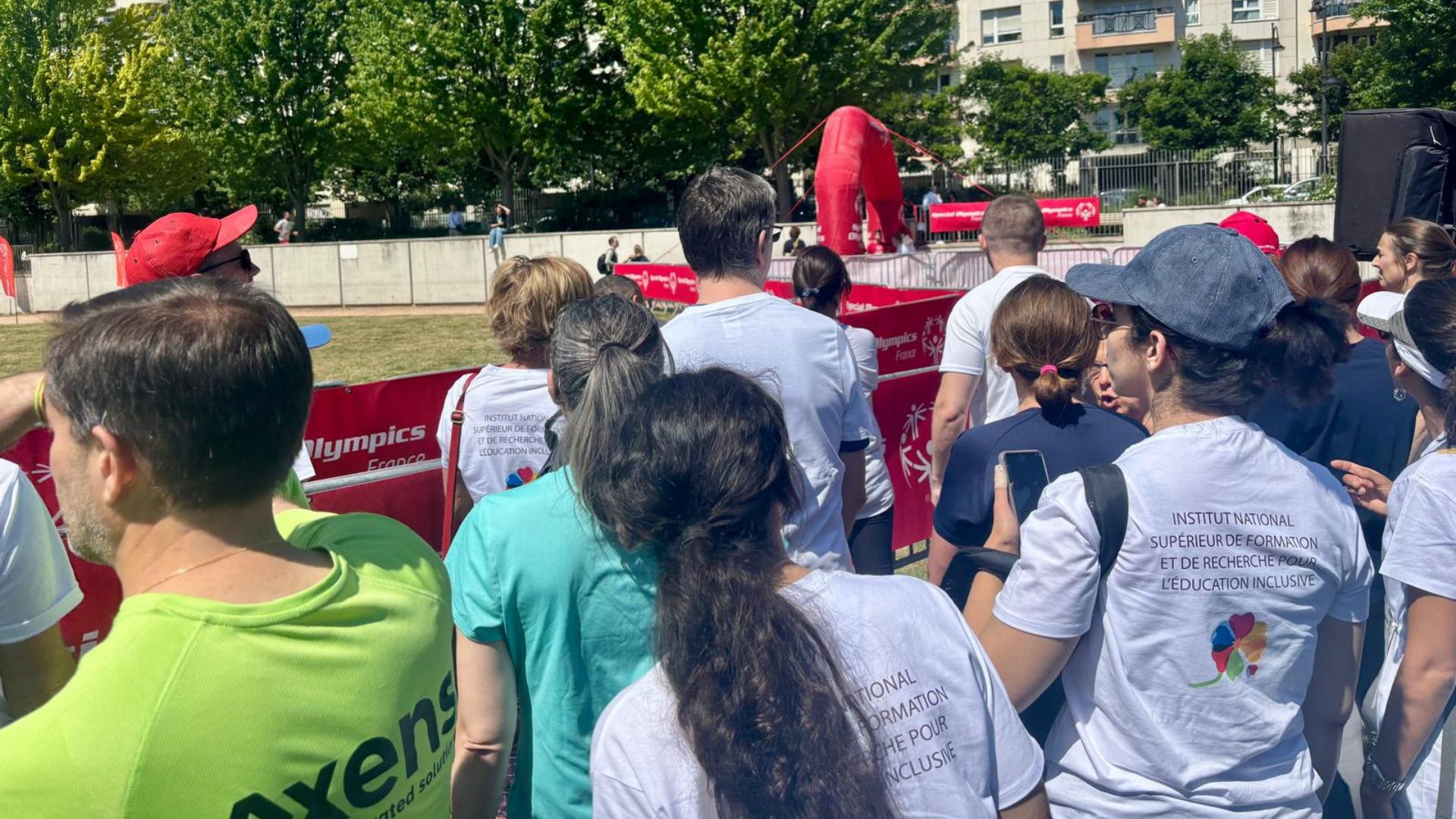 Collaborateurs au départ de la course